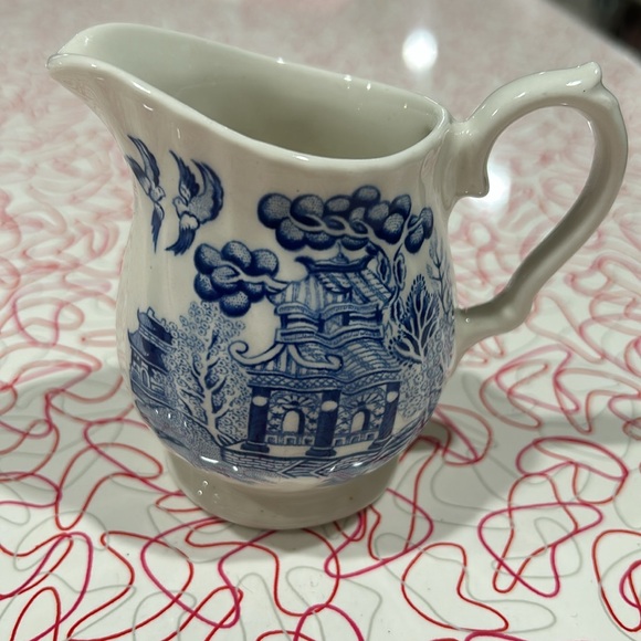 Vintage Sadler Ceramic Blue and White Creamer Jug - Picture 3 of 7